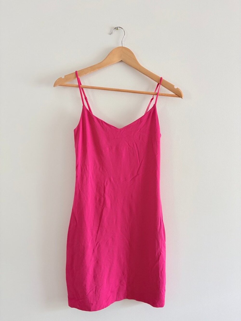 Aritzia Babaton Contour Cami Mini Dress V Neck Bodycon Pink Size Medium - Picture 2 of 6
